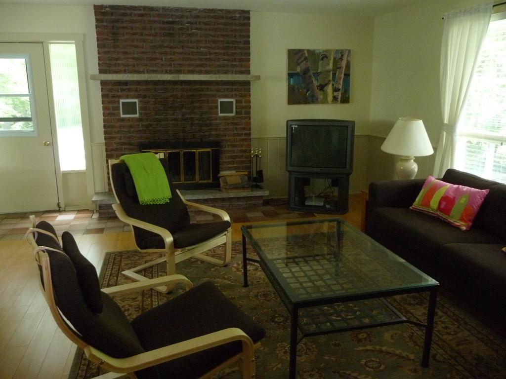 Birch Cliff Lodge On Baptiste Lake Highland Grove Rom bilde