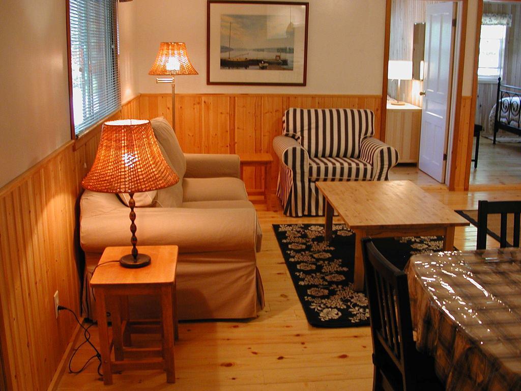 Birch Cliff Lodge On Baptiste Lake Highland Grove Rom bilde